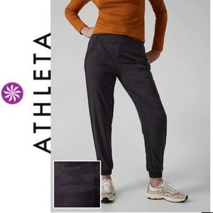 Athleta Brooklyn Lined Camo Joggers Black Pockets
